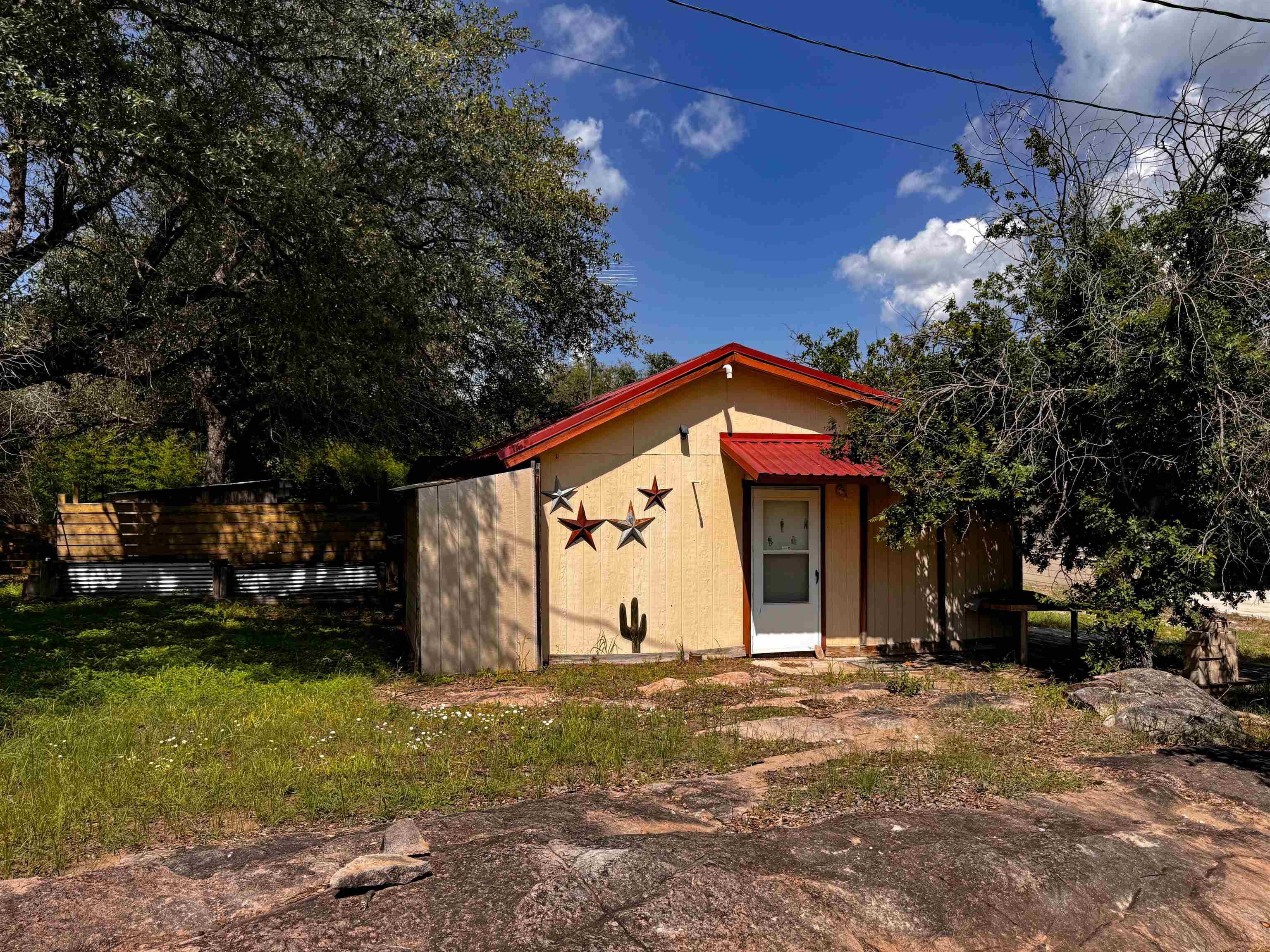 211 E Highway 29