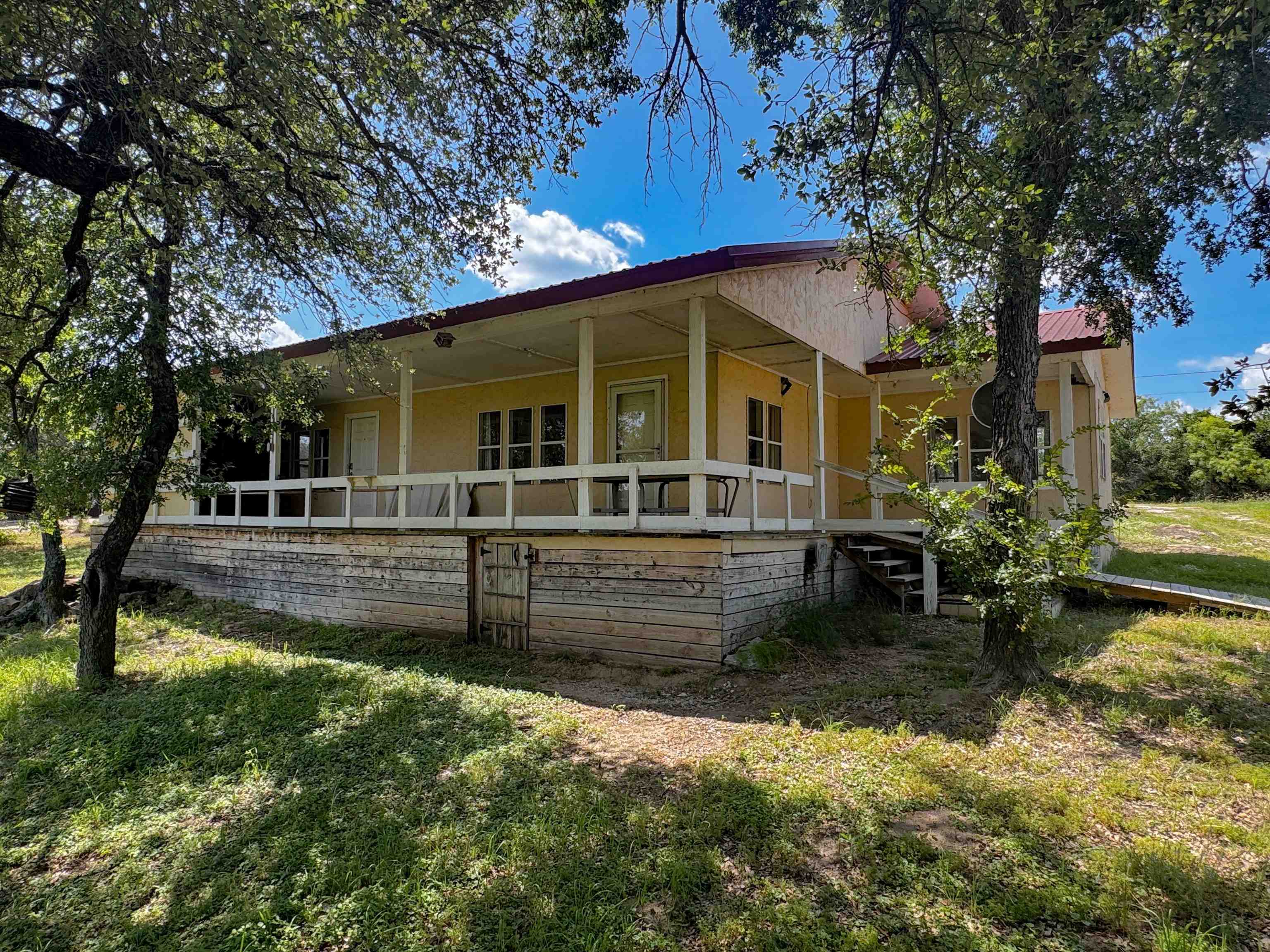 211 E Highway 29