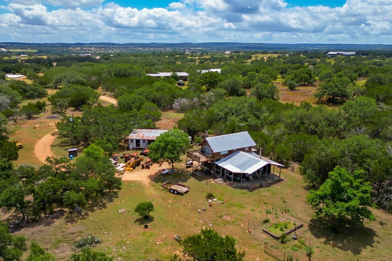 707 Ranch Road 1320