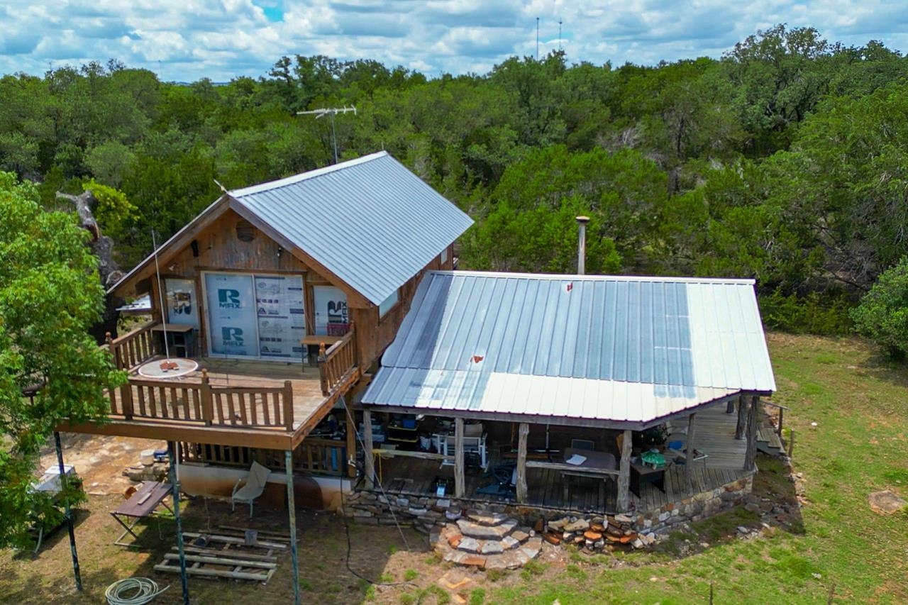 707 Ranch Road 1320