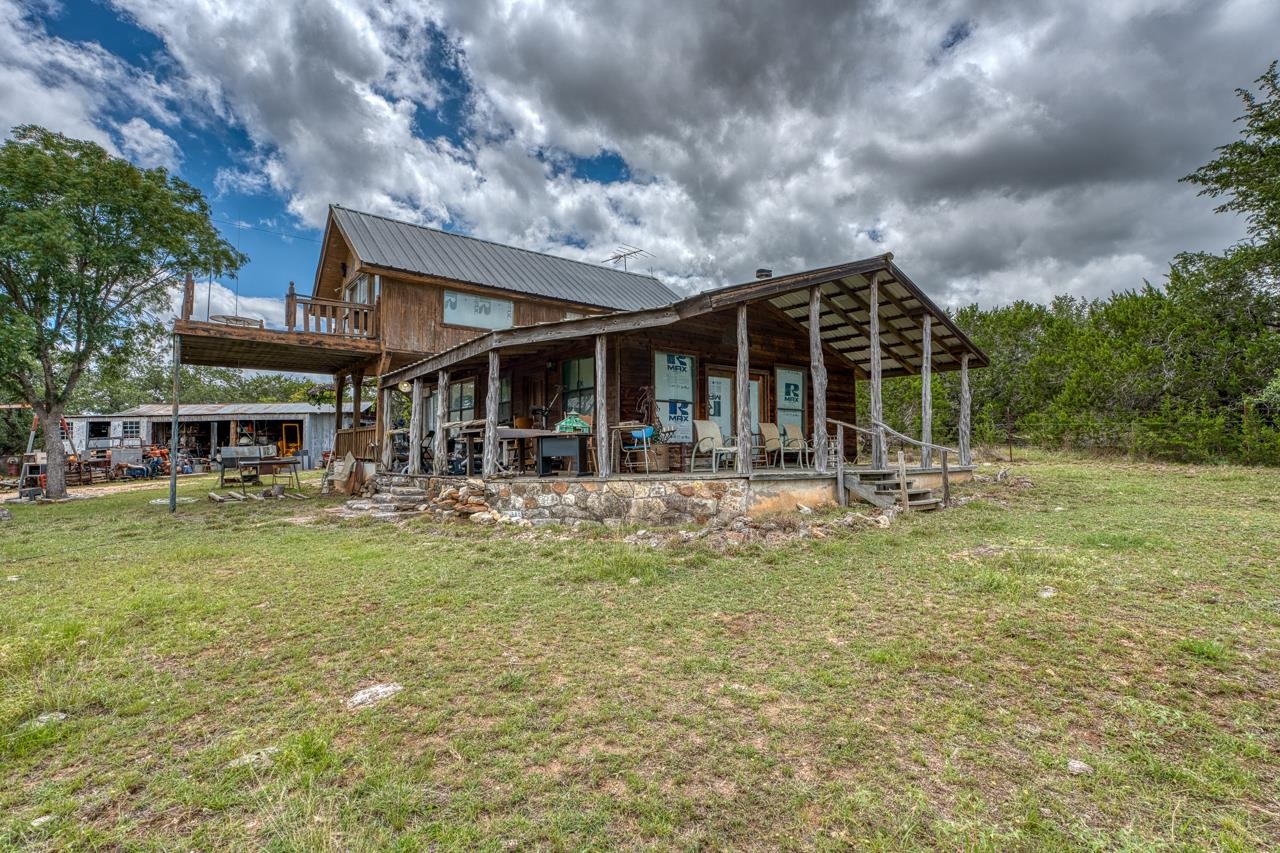 707 Ranch Road 1320