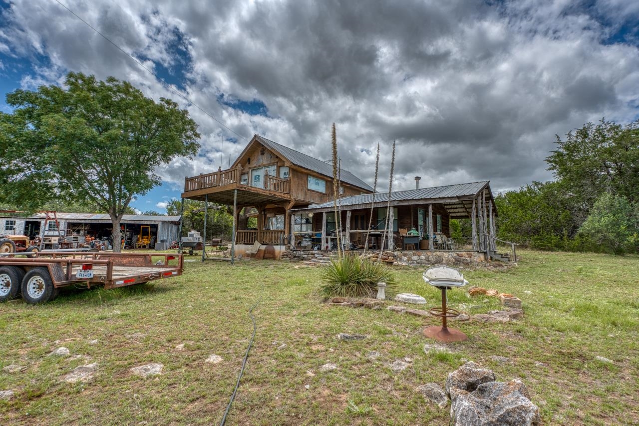 707 Ranch Road 1320