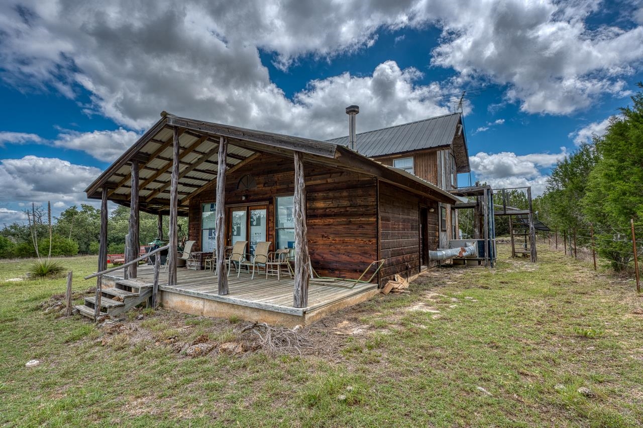 707 Ranch Road 1320