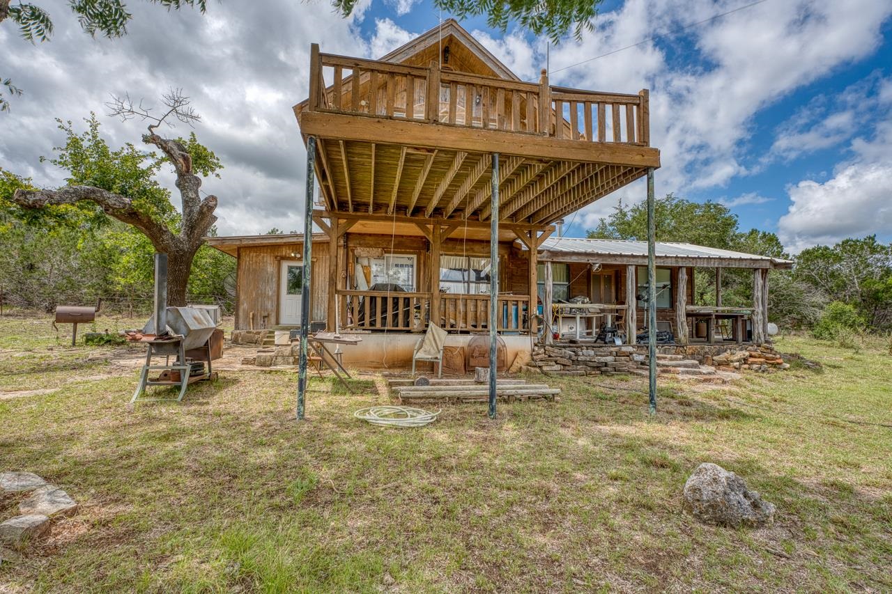 707 Ranch Road 1320