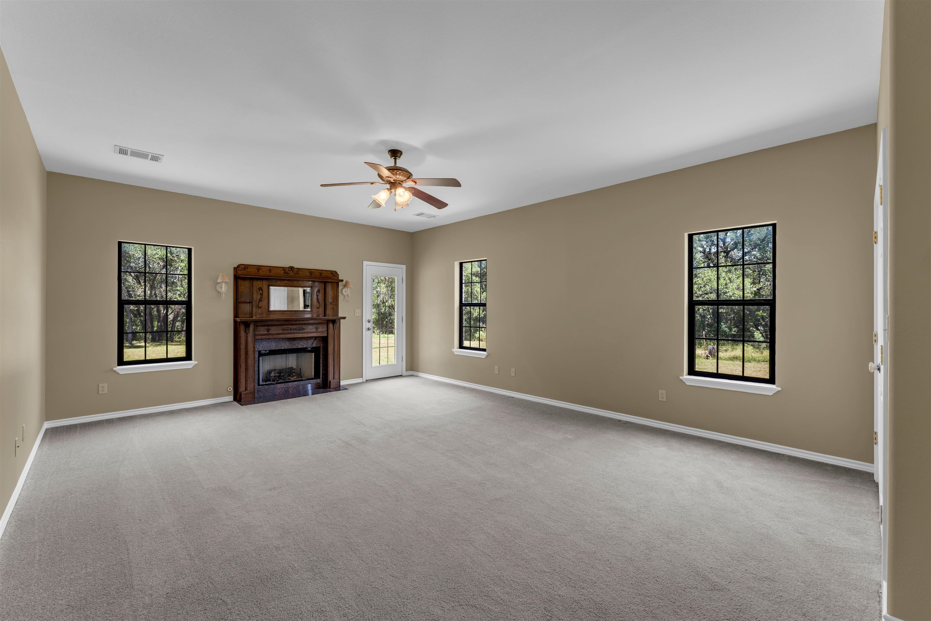 627 Ranch Road 2323