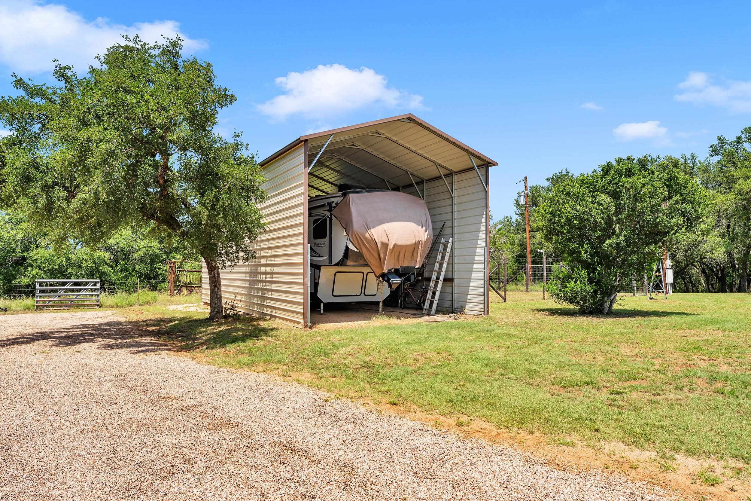 627 Ranch Road 2323