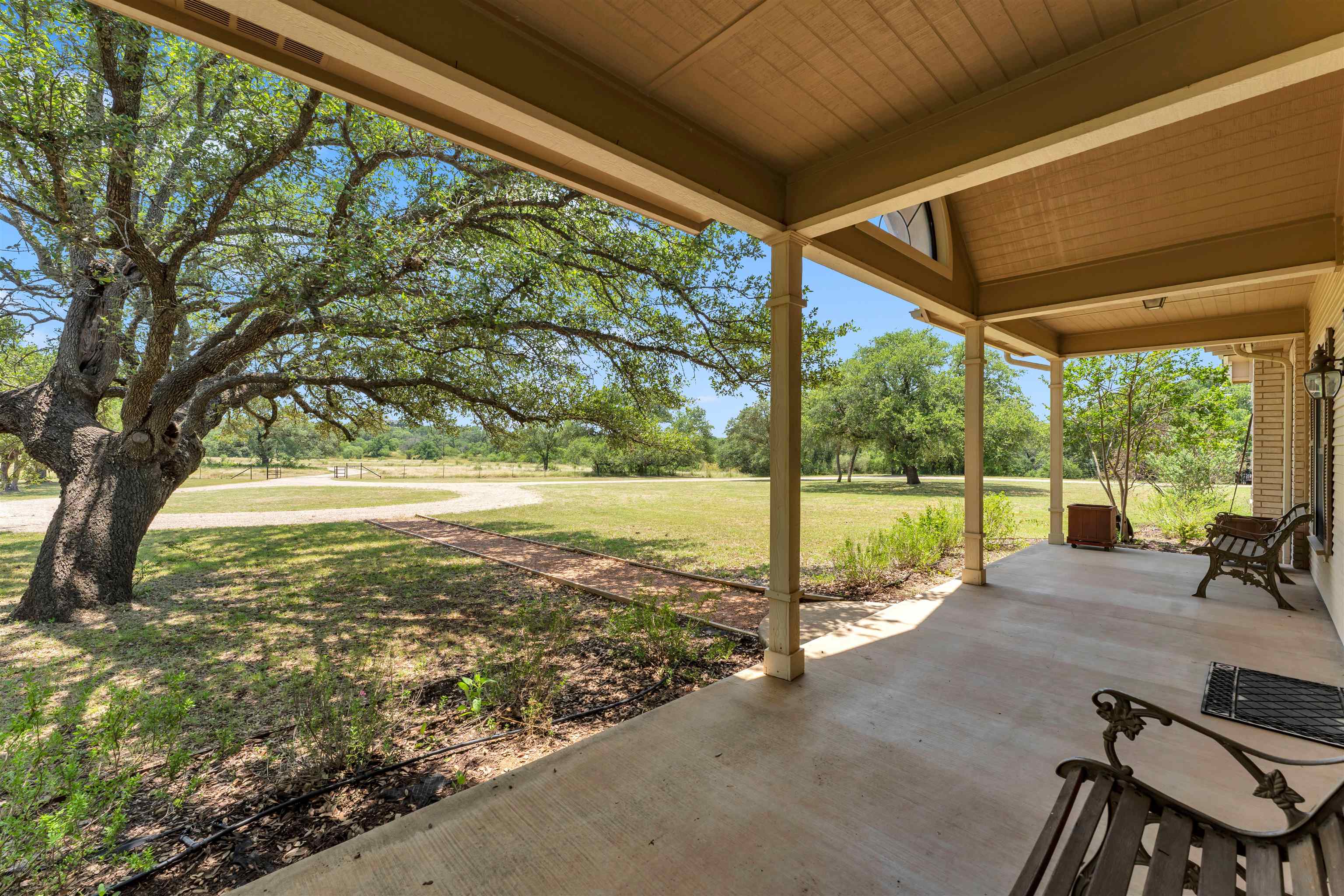 627 Ranch Road 2323