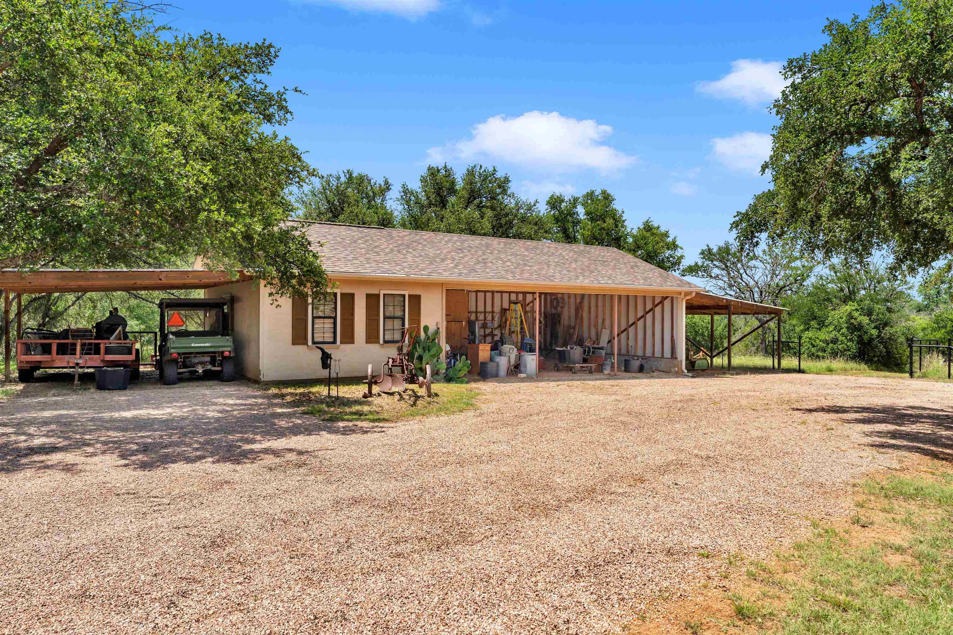 627 Ranch Road 2323