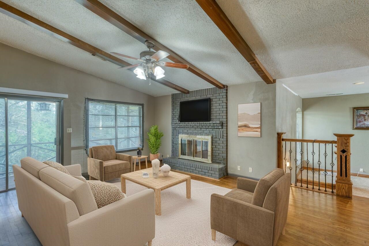 105 Mesquite Bend