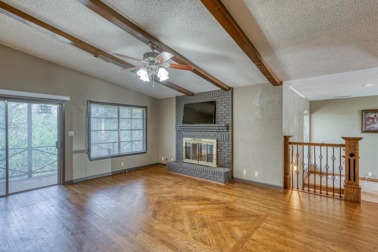 105 Mesquite Bend
