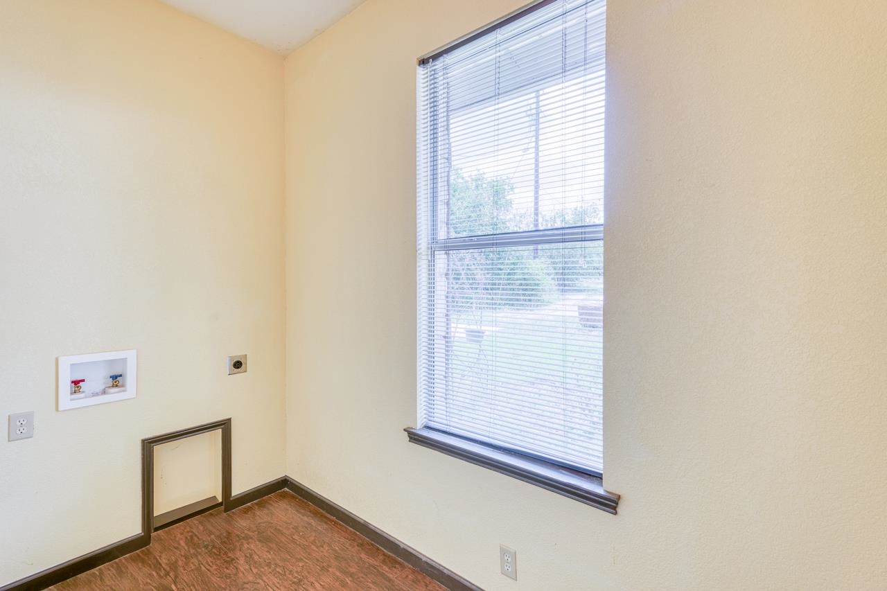 105 Mesquite Bend