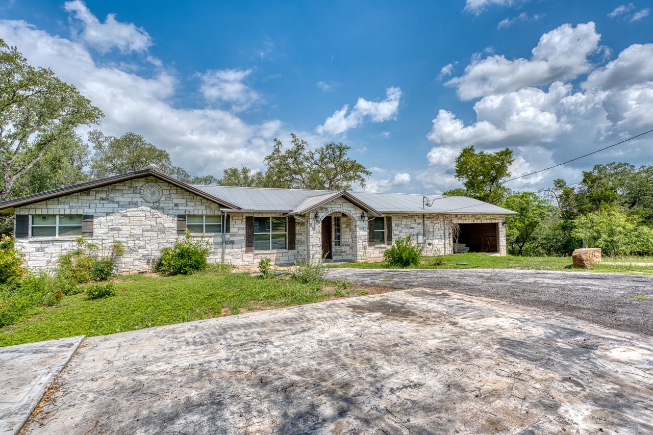 105 Mesquite Bend