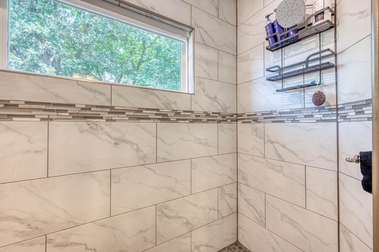 108 Lakecliff Drive