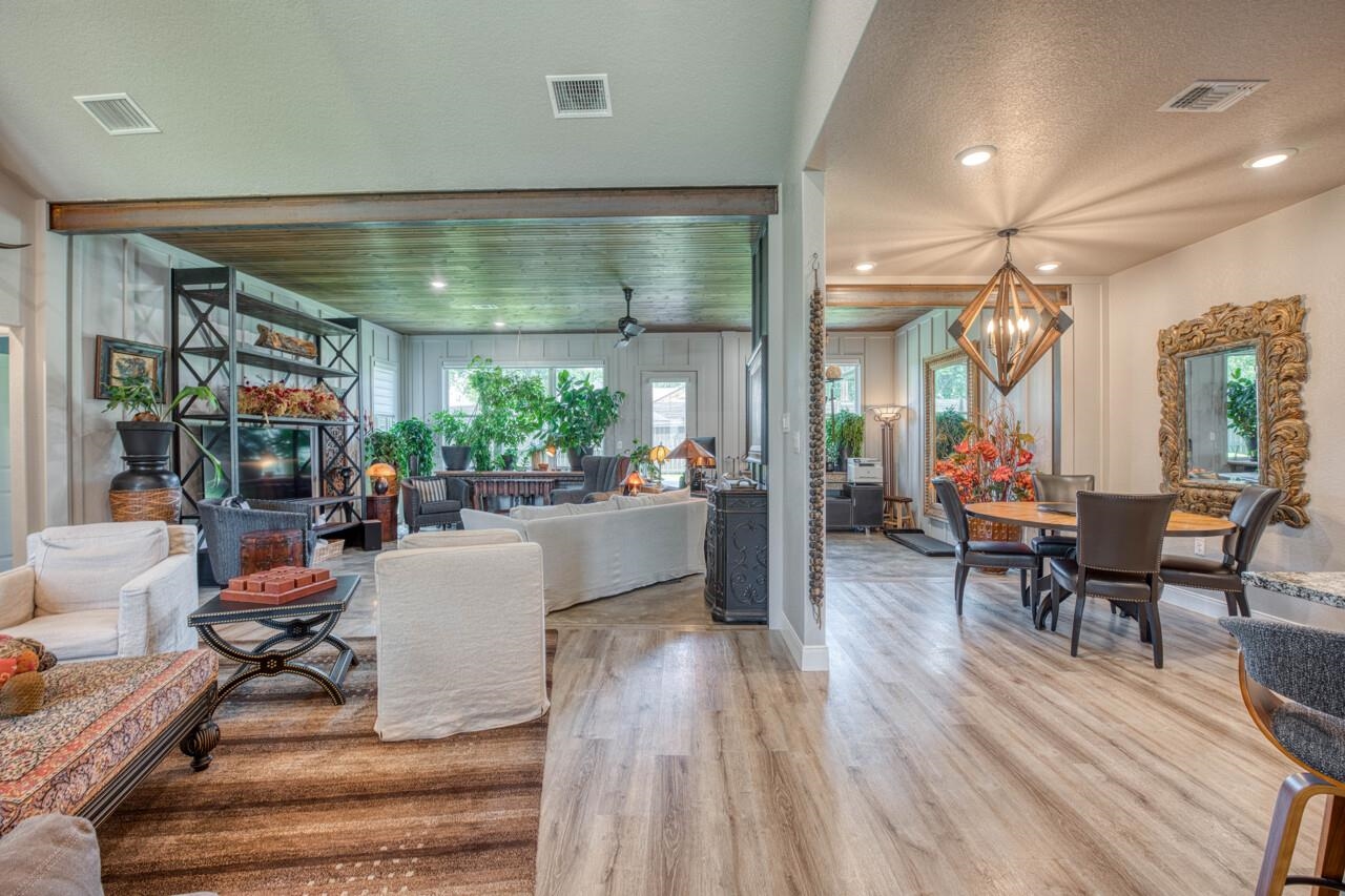 108 Lakecliff Drive