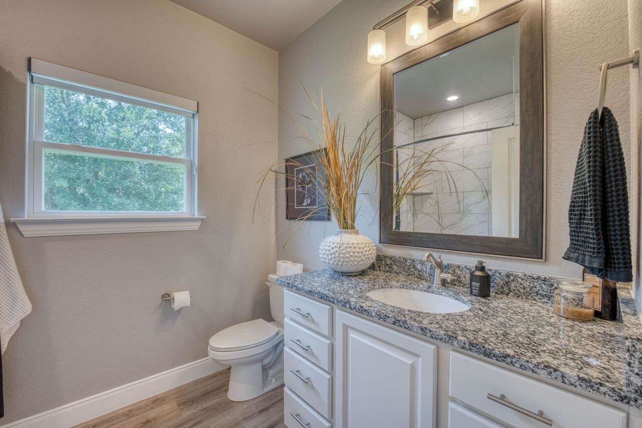 108 Lakecliff Drive