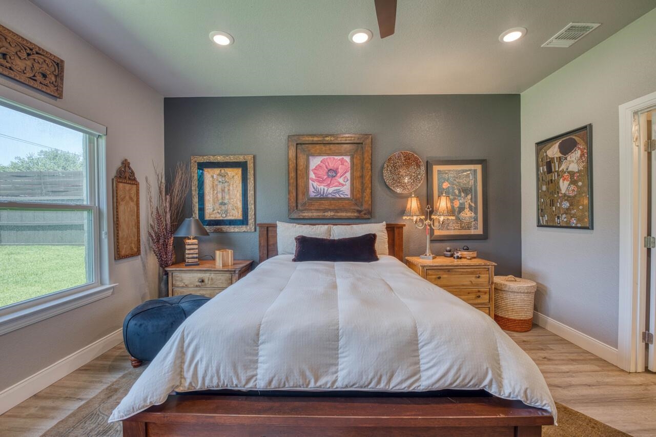 108 Lakecliff Drive