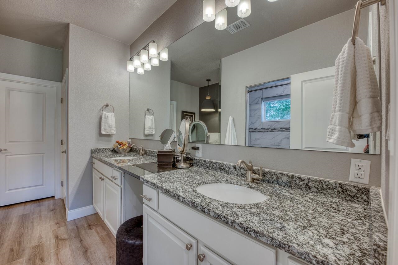 108 Lakecliff Drive