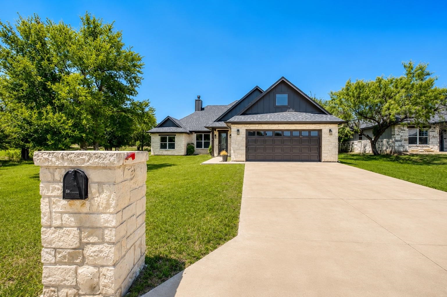 108 Lakecliff Drive
