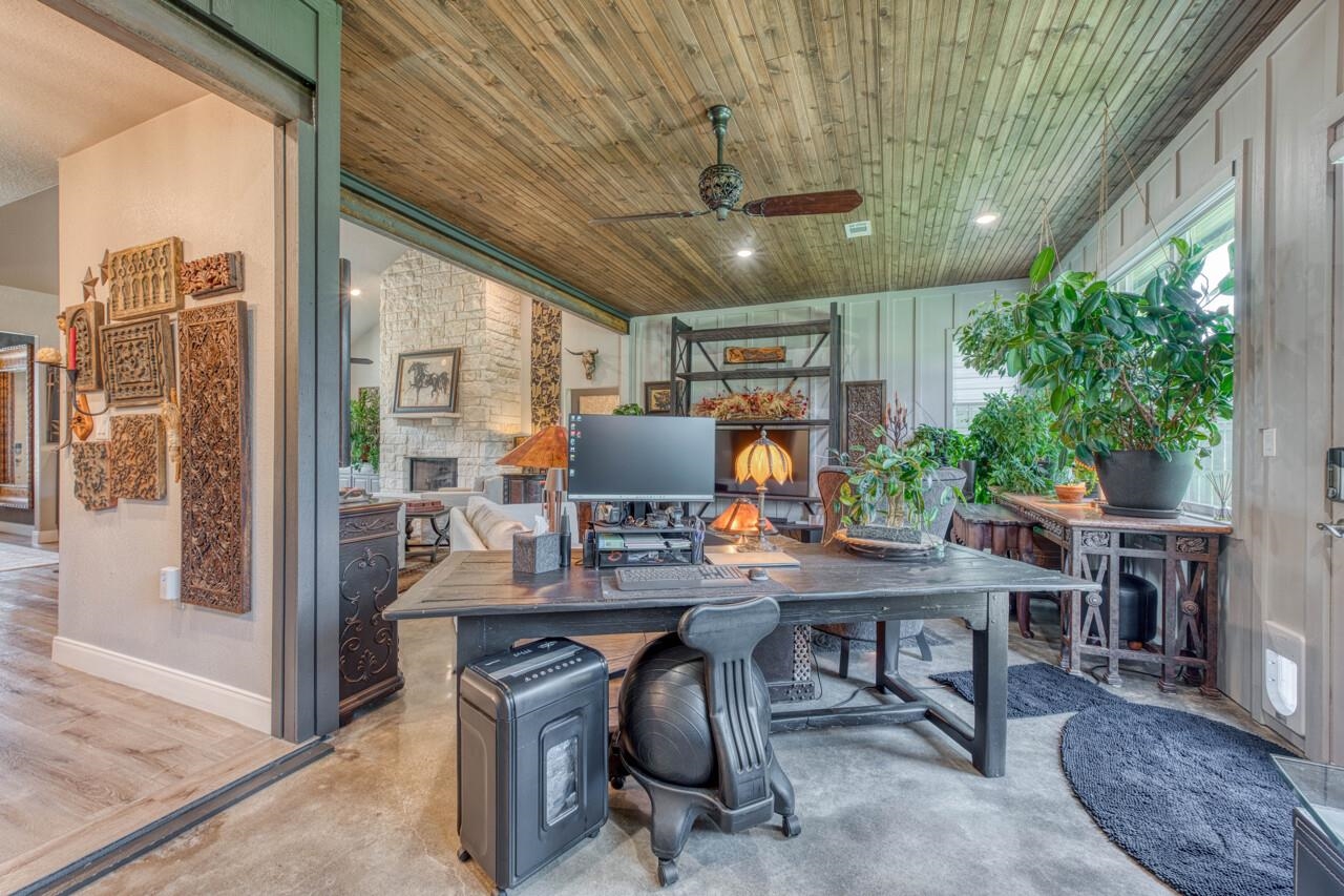 108 Lakecliff Drive
