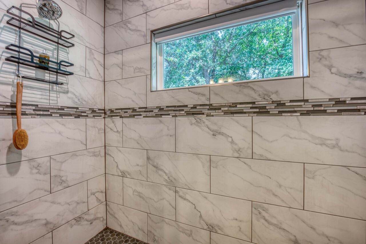 108 Lakecliff Drive