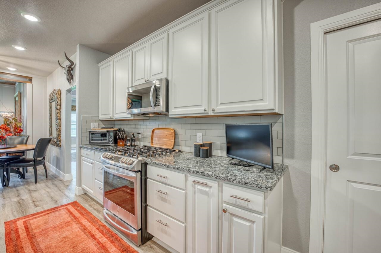 108 Lakecliff Drive
