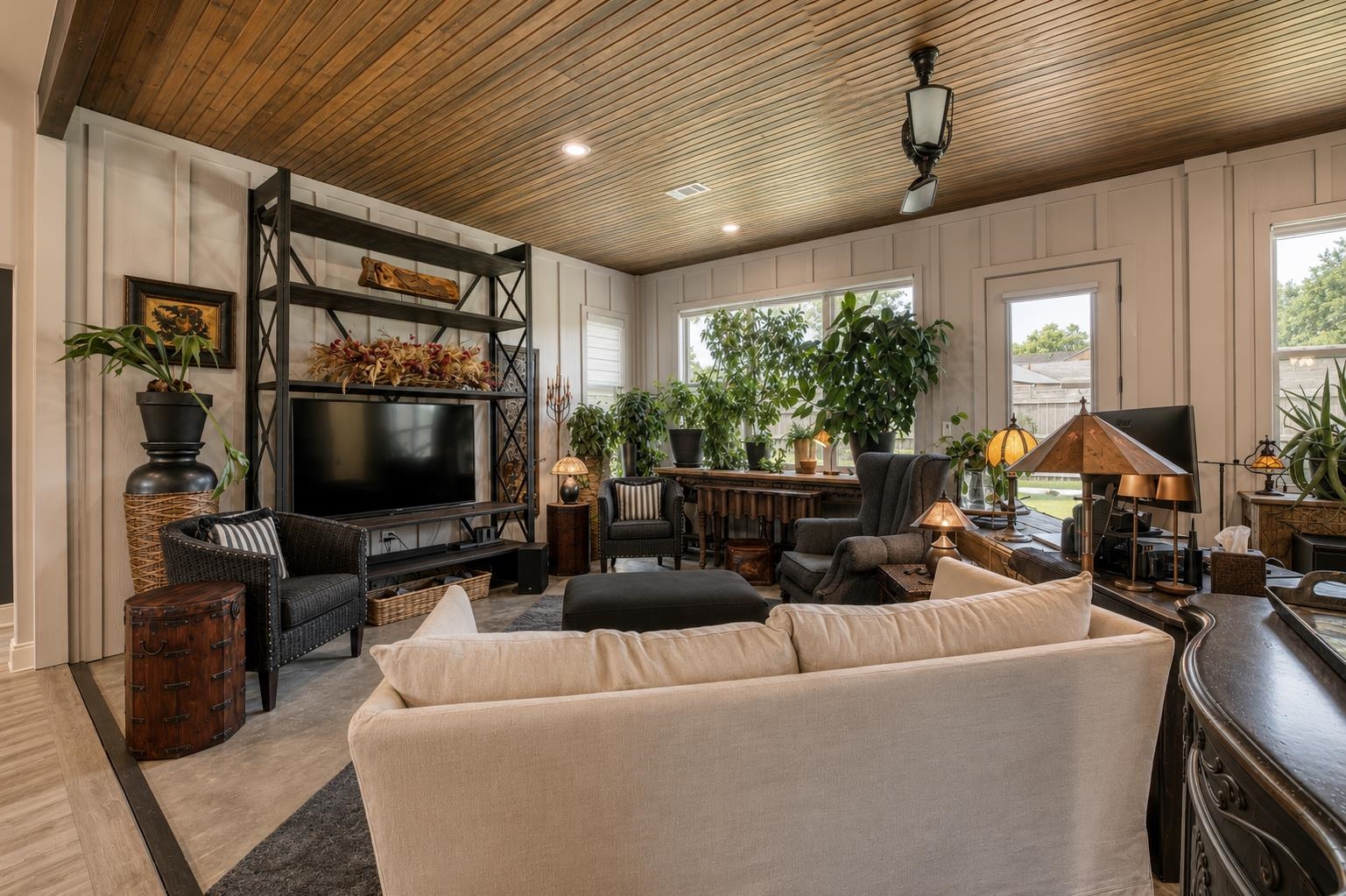 108 Lakecliff Drive