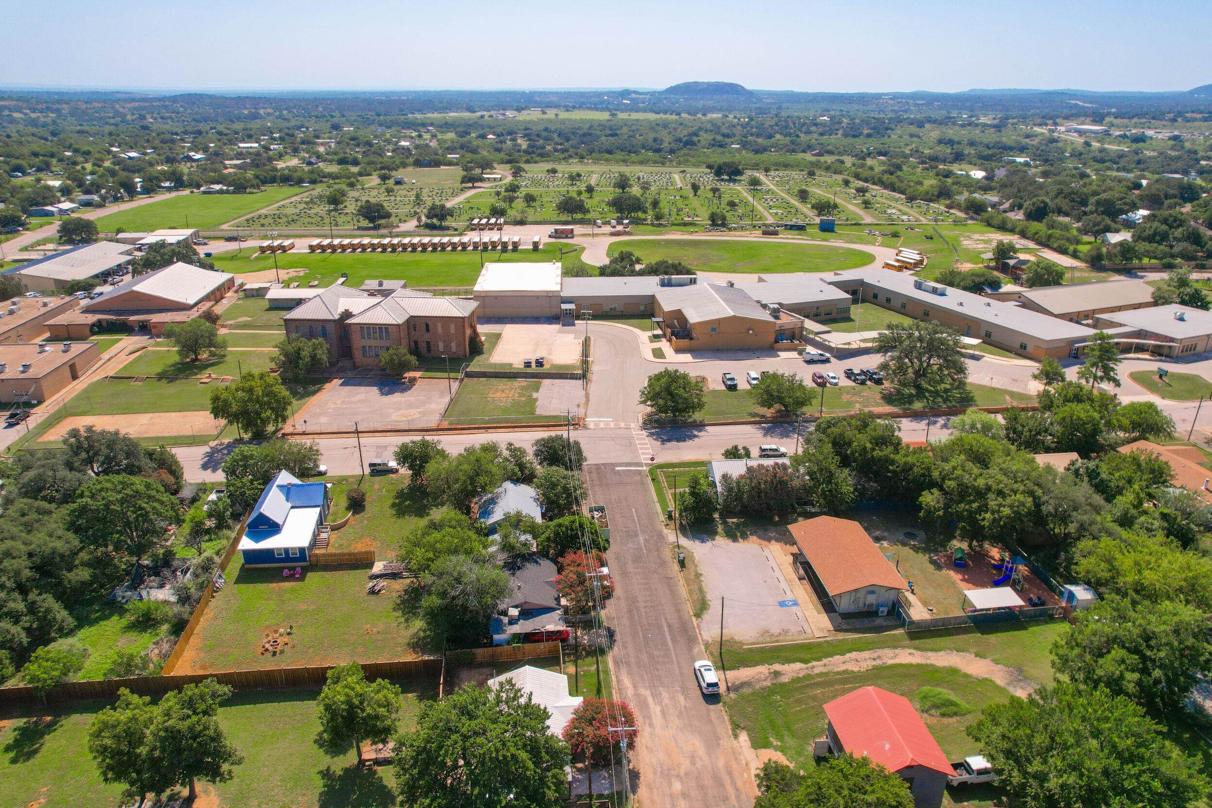 103 E Lampasas