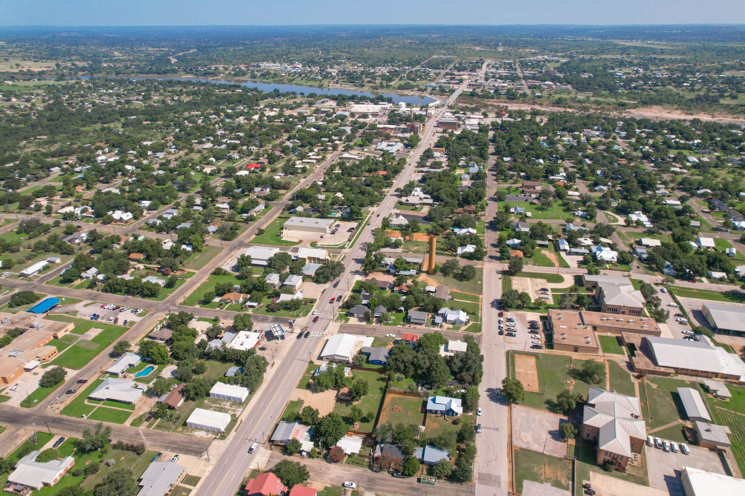 103 E Lampasas