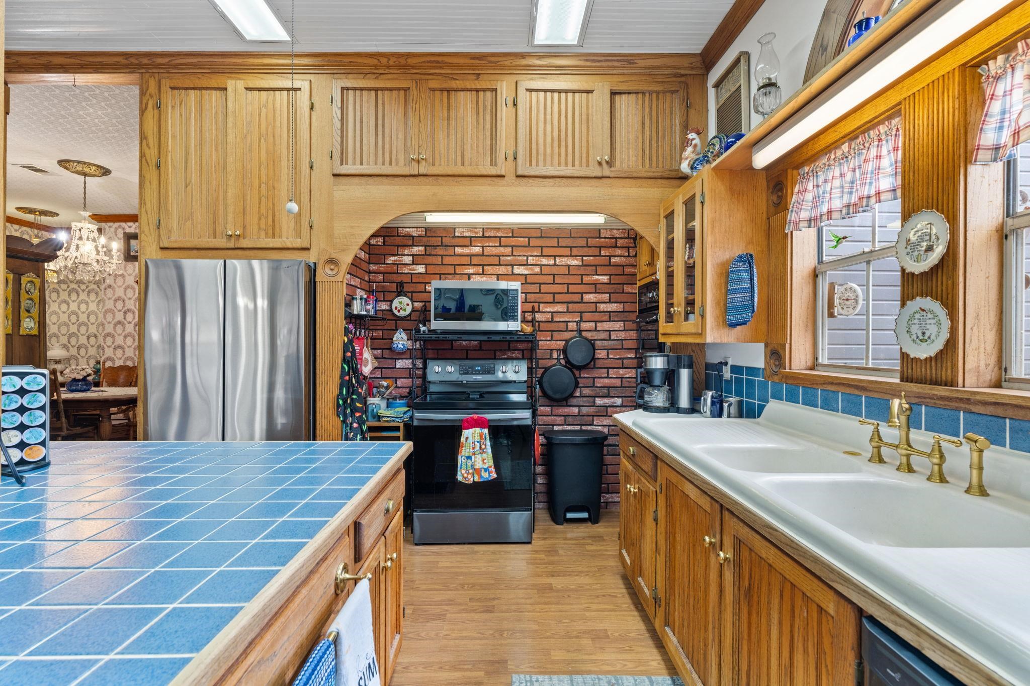2403 Maple Lane