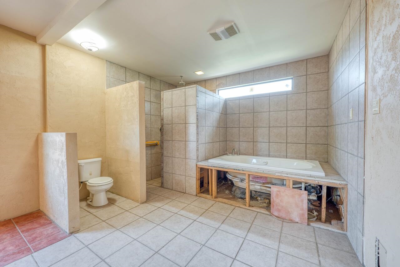4047 River Oaks Drive