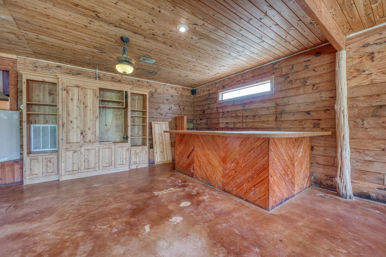 4047 River Oaks Drive