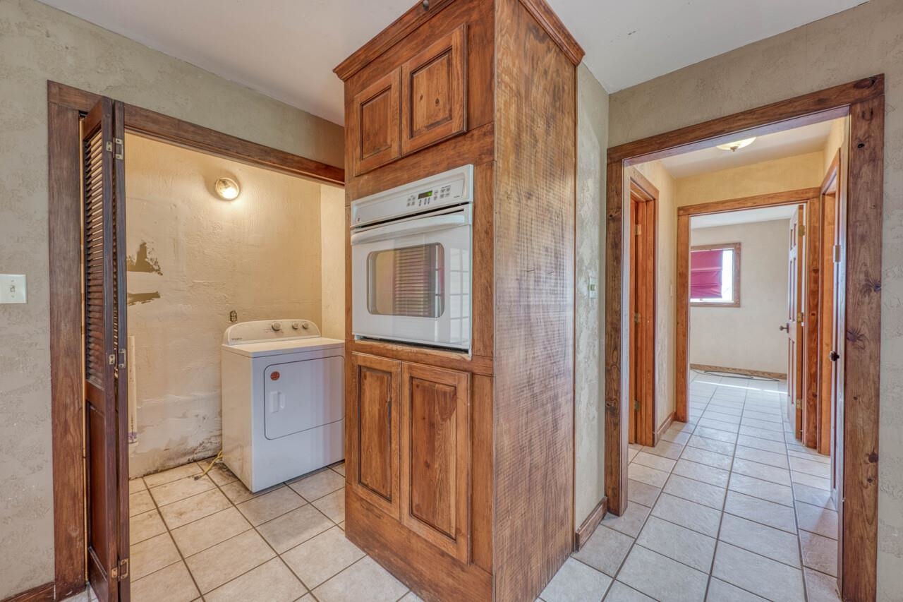 4047 River Oaks Drive