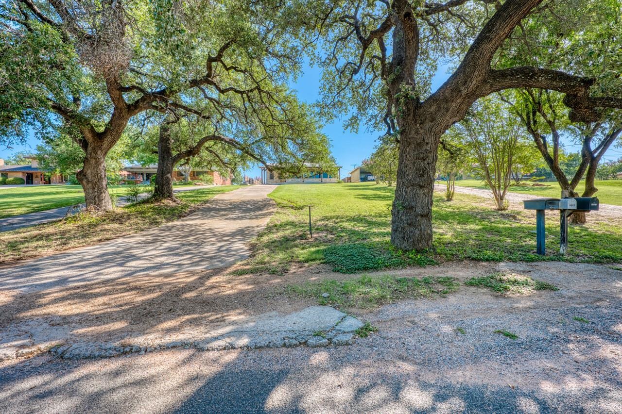 4047 River Oaks Drive