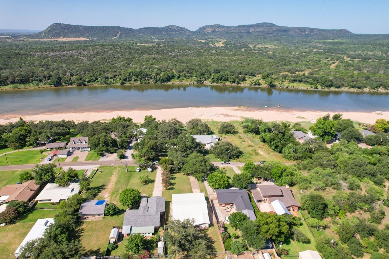 4047 River Oaks Drive