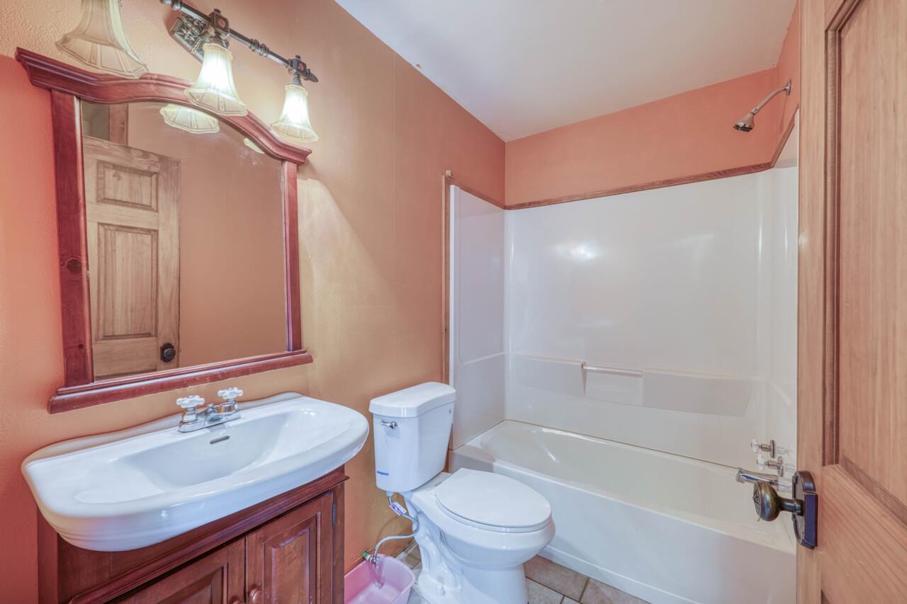 4047 River Oaks Drive