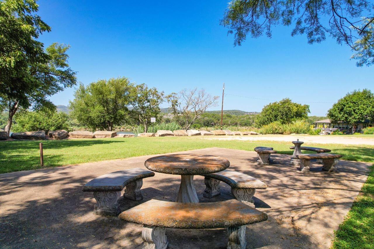 4047 River Oaks Drive