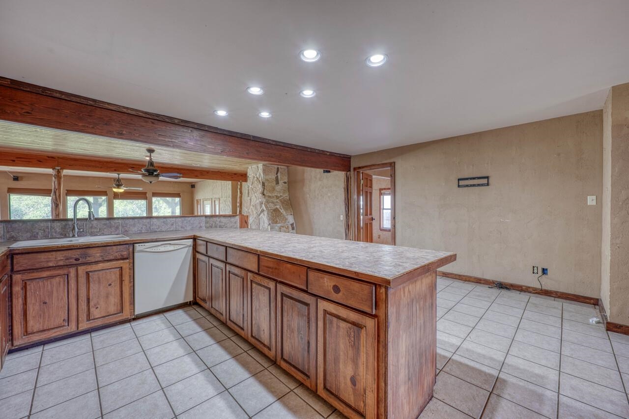 4047 River Oaks Drive