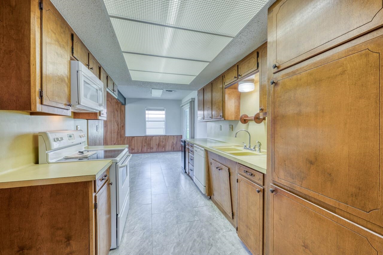 203 Mesquite Drive