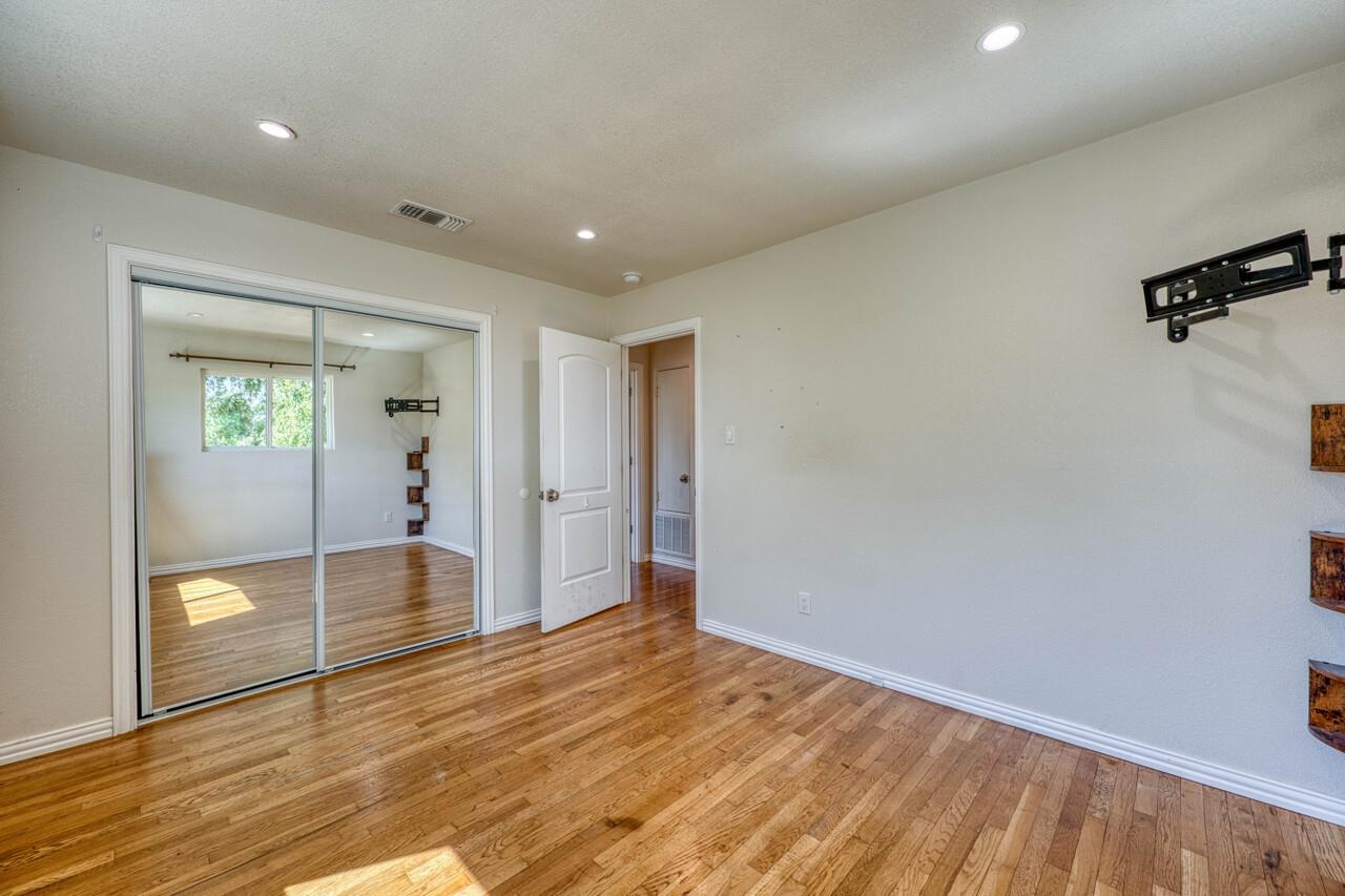 1207 W Haynie Street