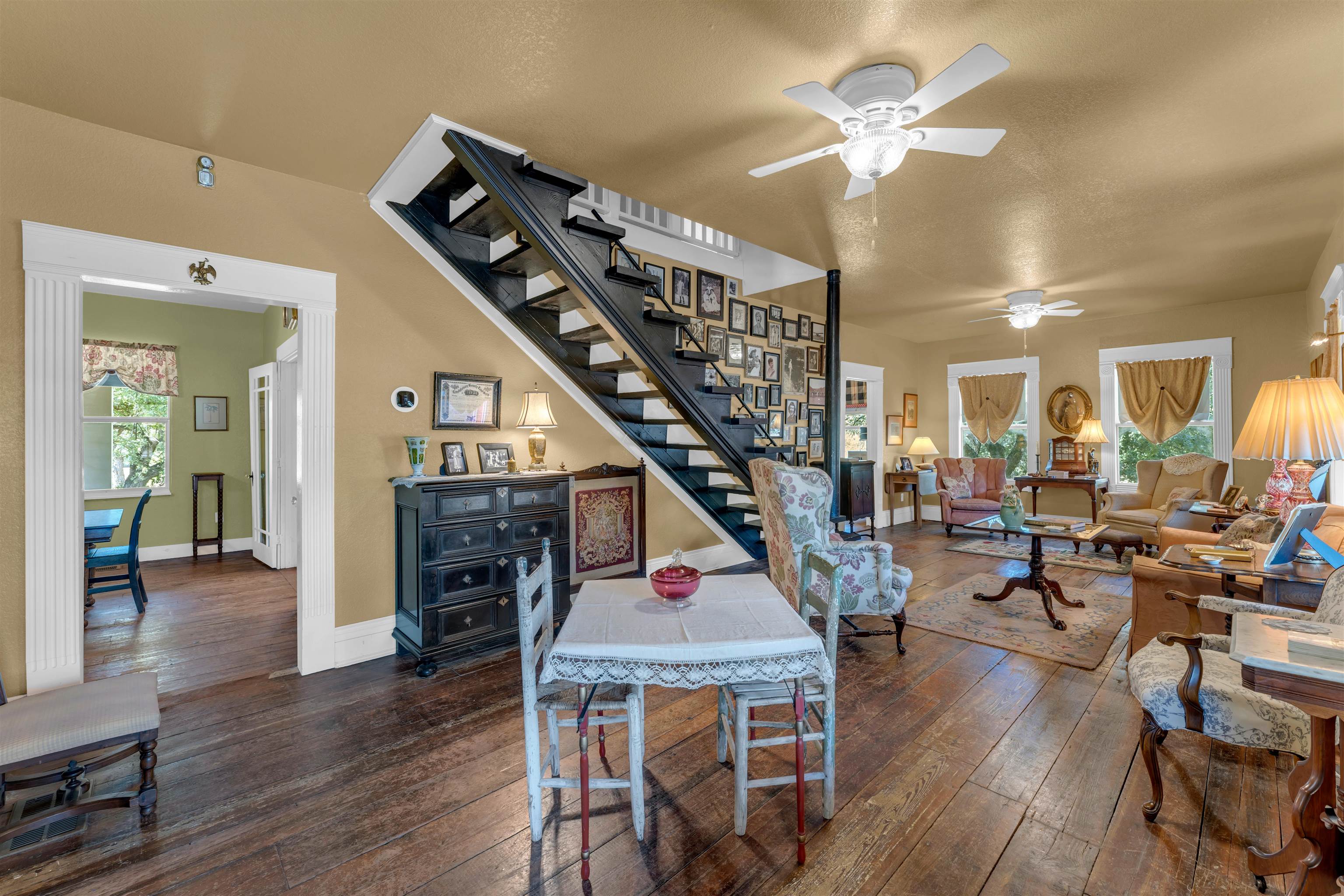 211 W Riverside Drive