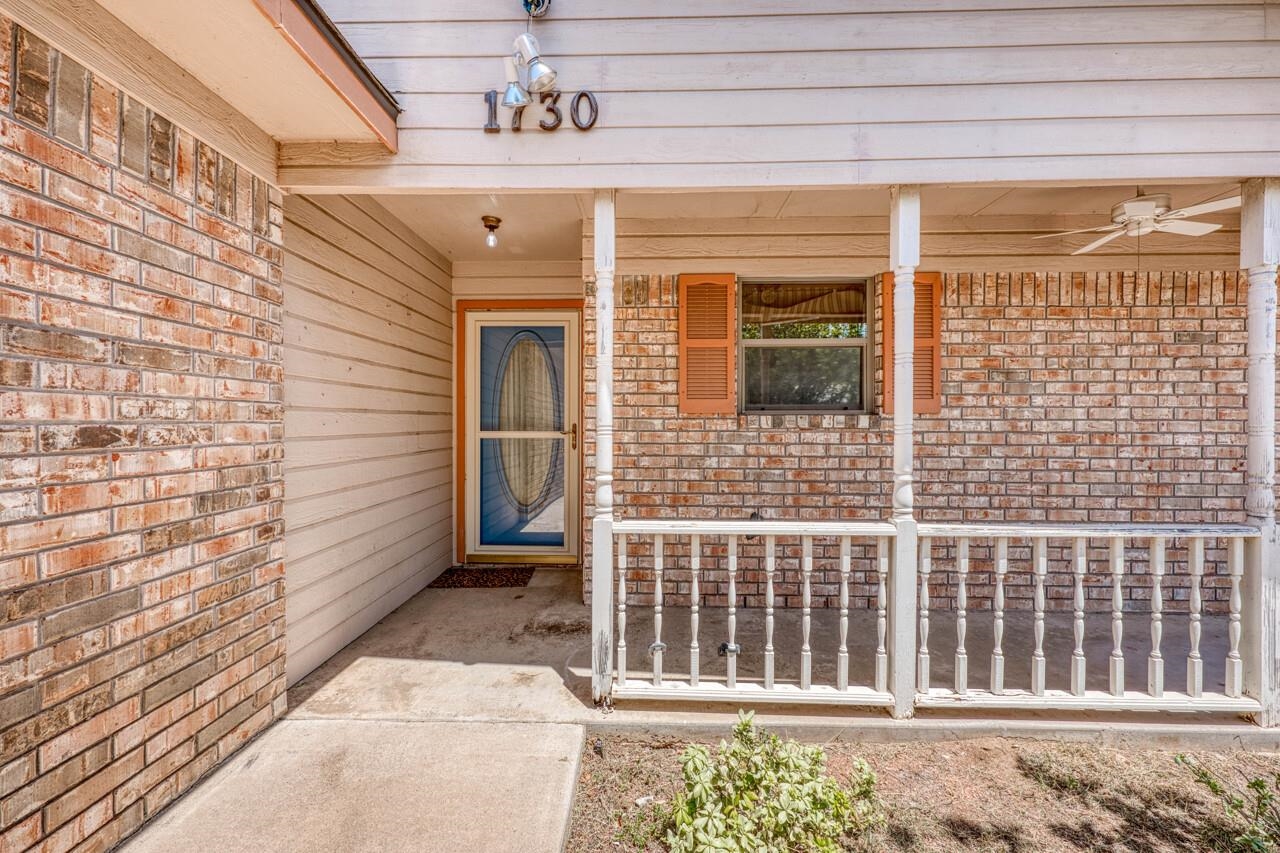 1730 Greenwood Lane