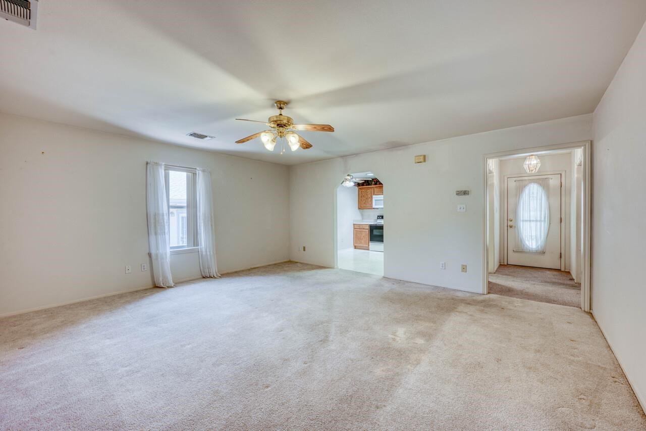 1730 Greenwood Lane