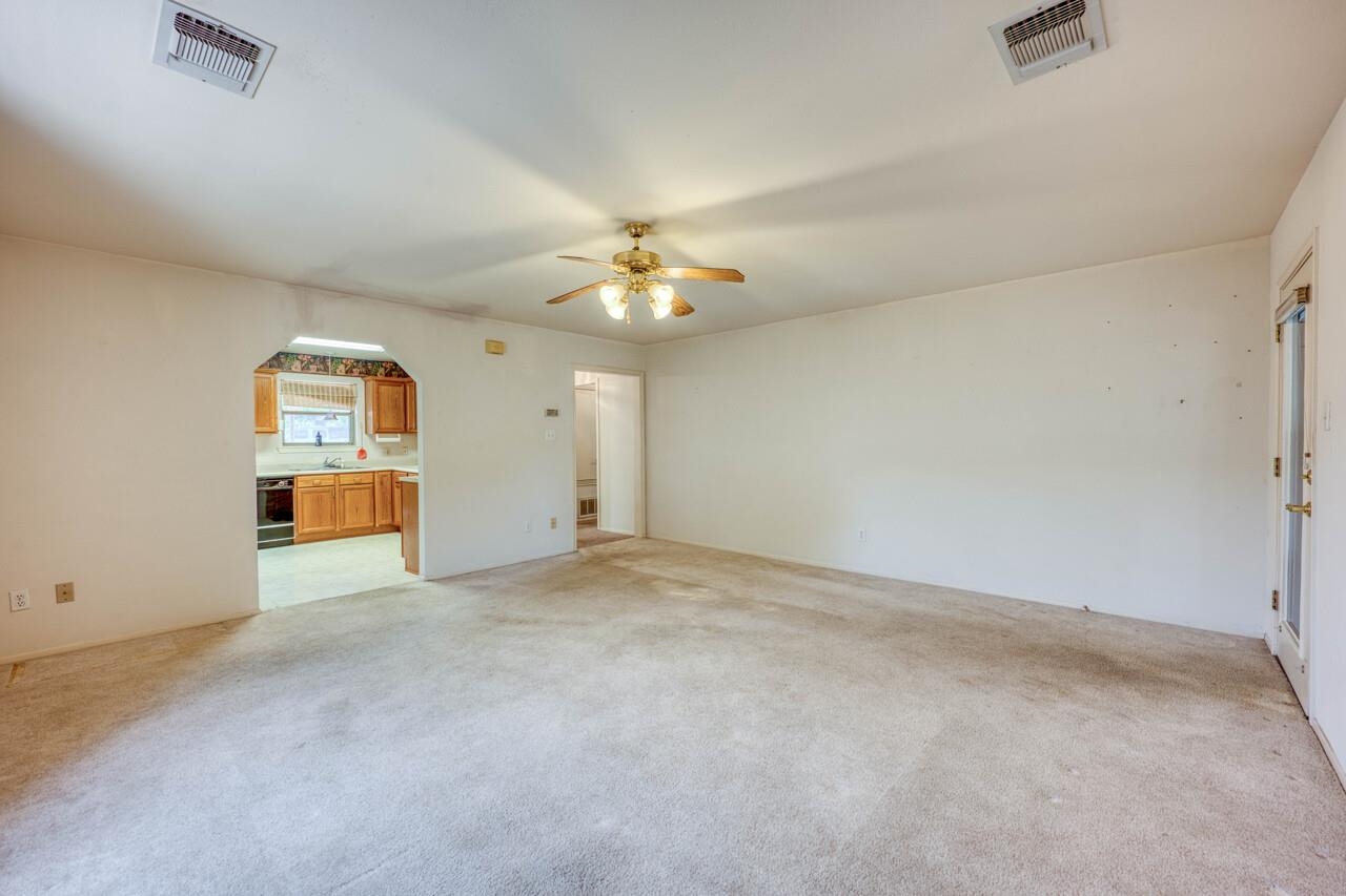 1730 Greenwood Lane