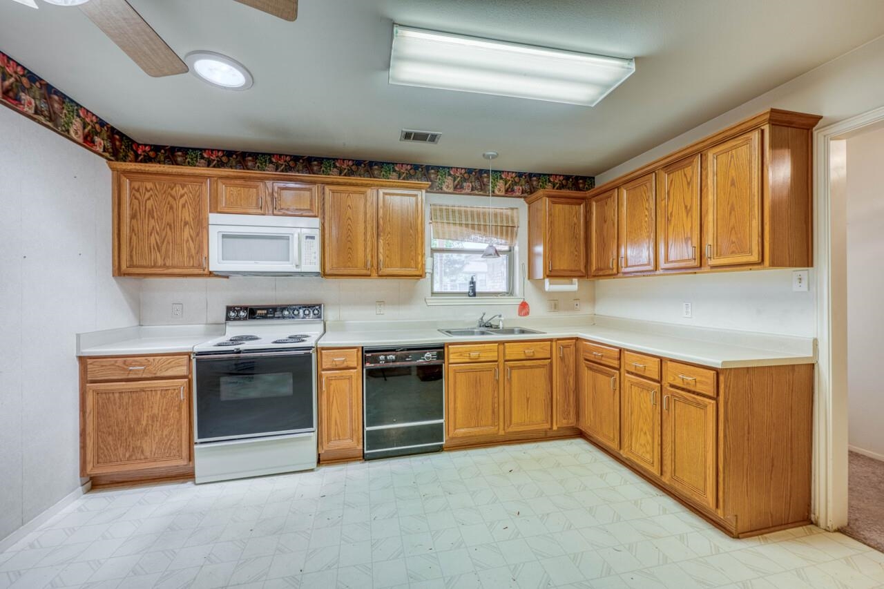 1730 Greenwood Lane