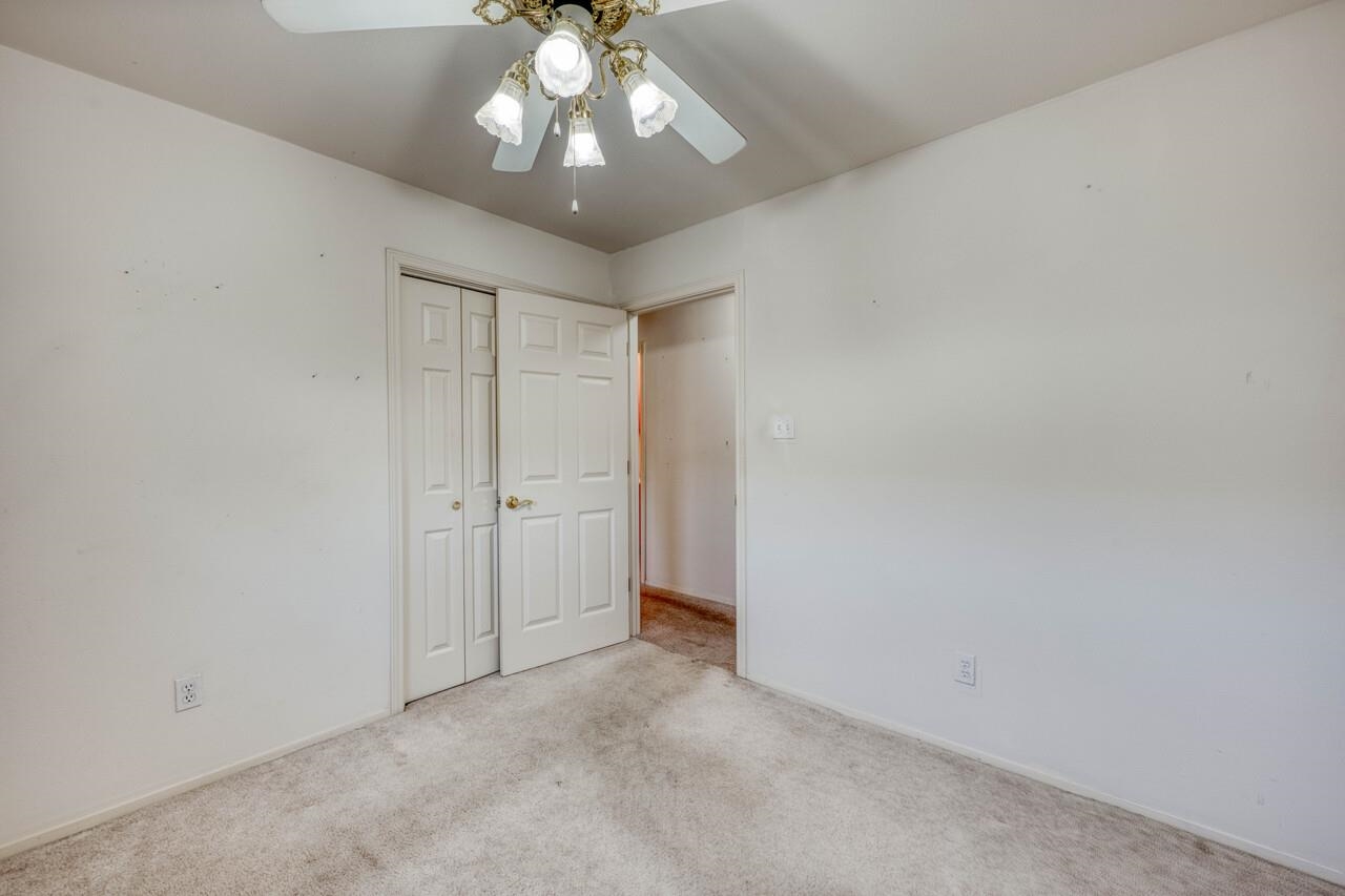 1730 Greenwood Lane