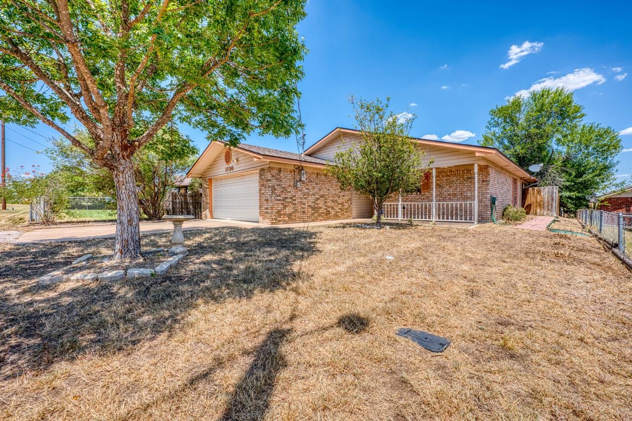 1730 Greenwood Lane