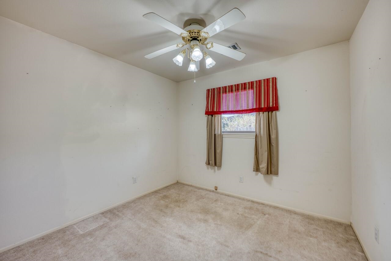 1730 Greenwood Lane