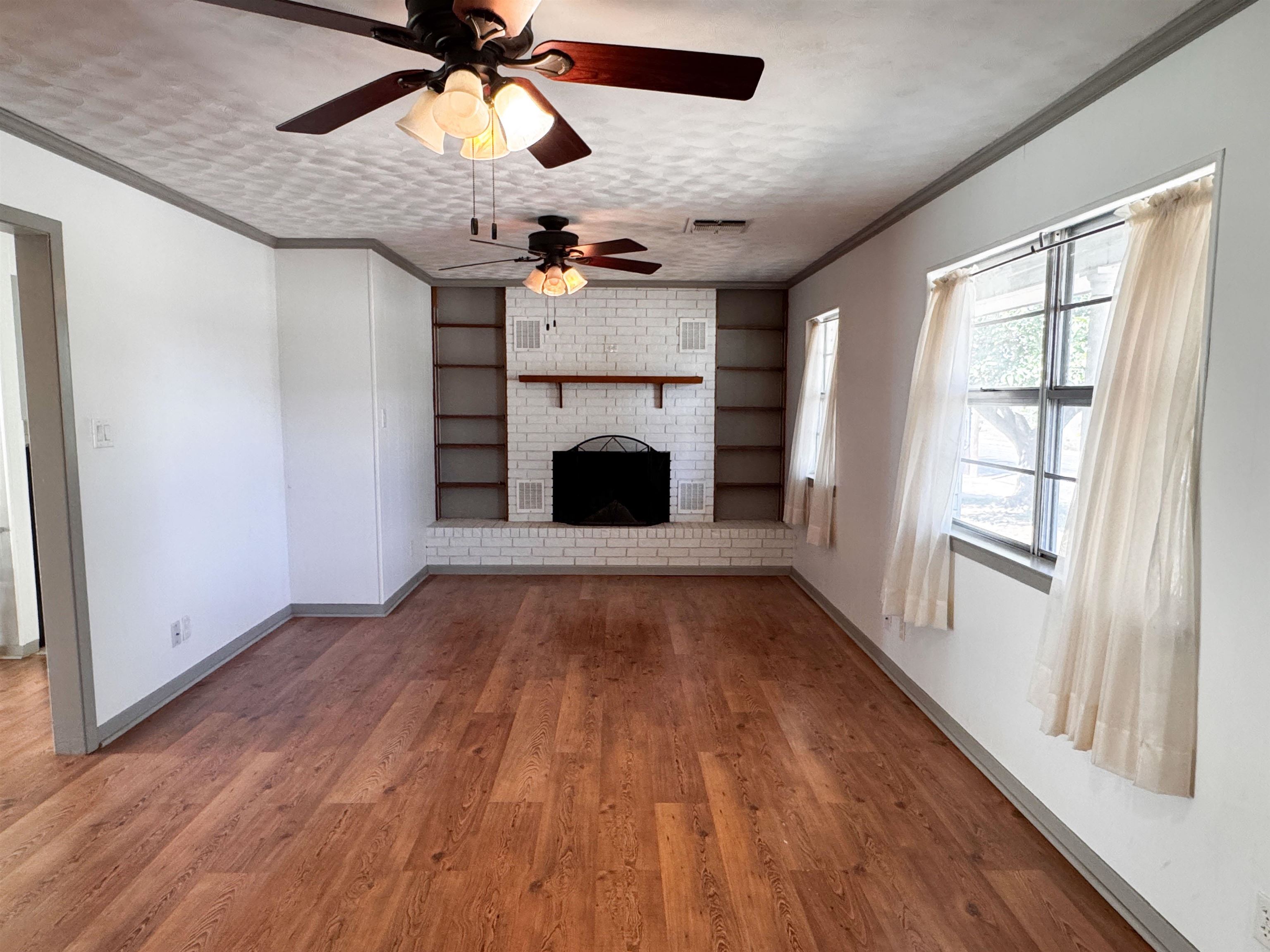 102 W Llano Street