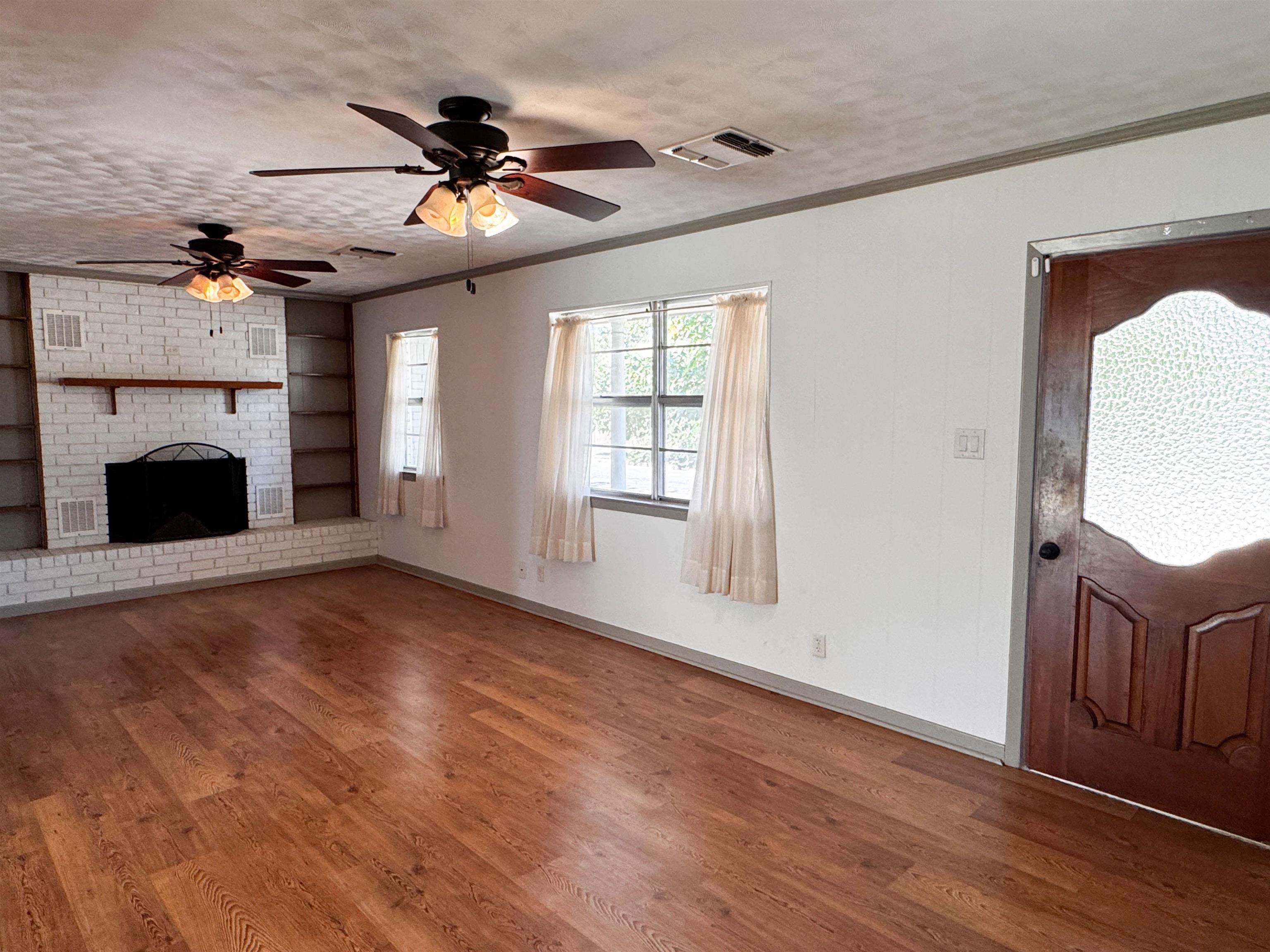 102 W Llano Street