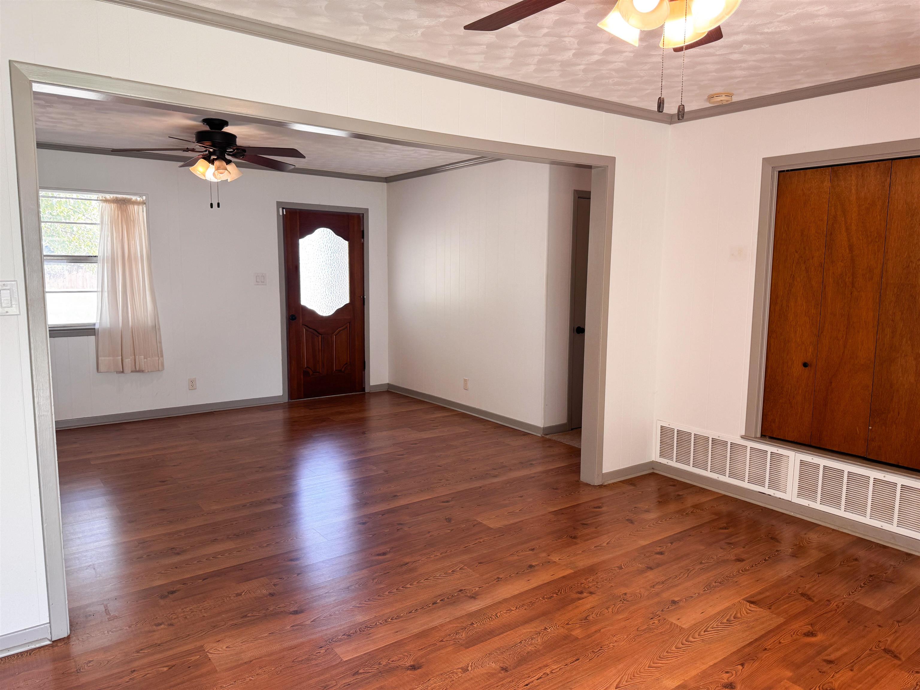 102 W Llano Street